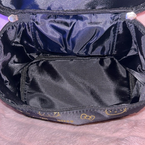 Sanrio Hello Kitty Black & Gold Makeup Bag Gold Face Ladies Cosmetic Train Case - Picture 4 of 4